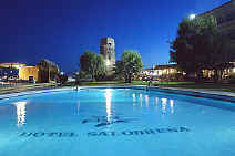 Piscina de noche